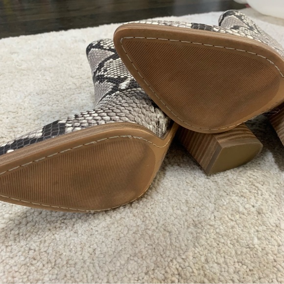 Marc Fisher - Oshay Pointed Toe Booties - Picture 3 of 5